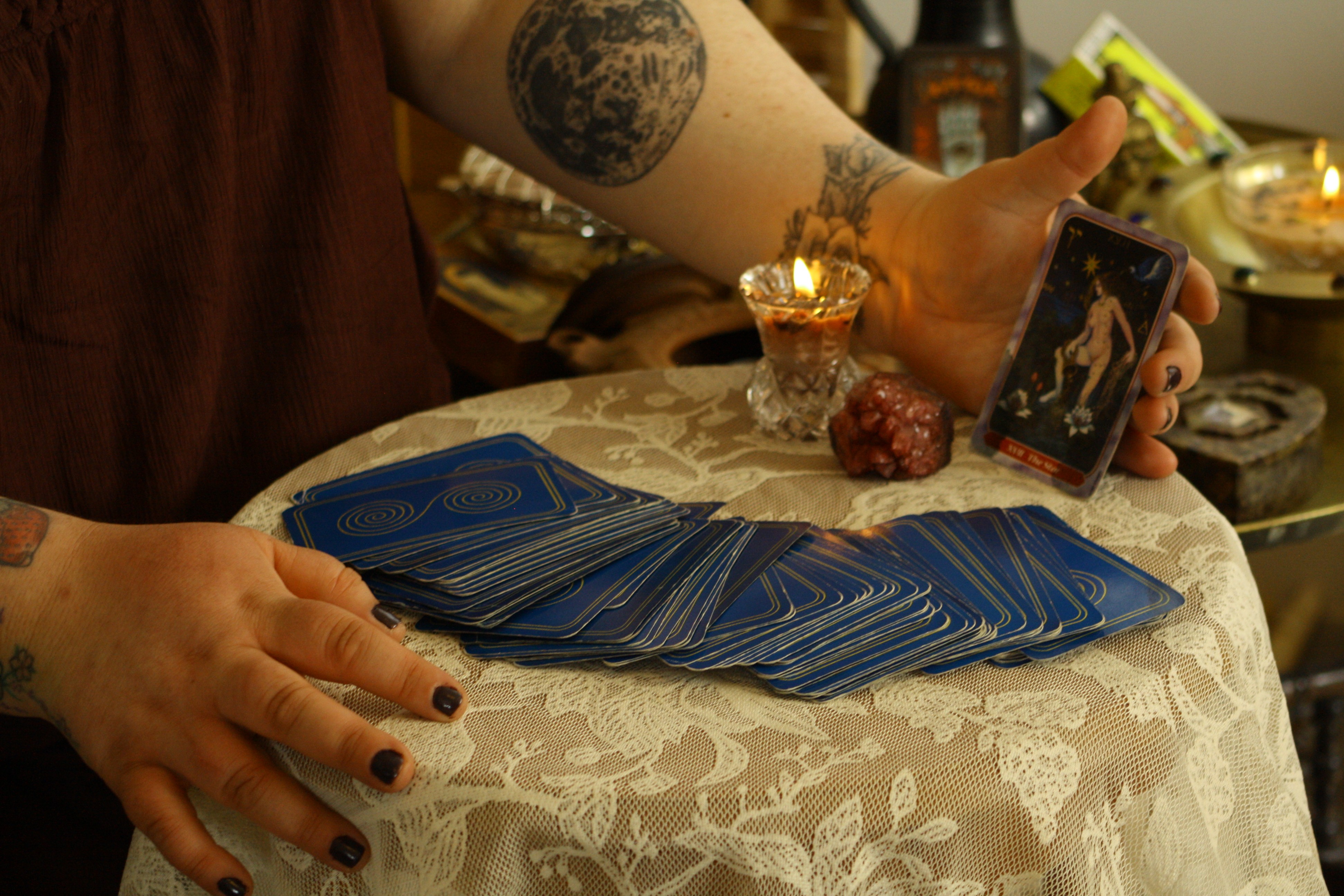 A person doing a tarot reading 